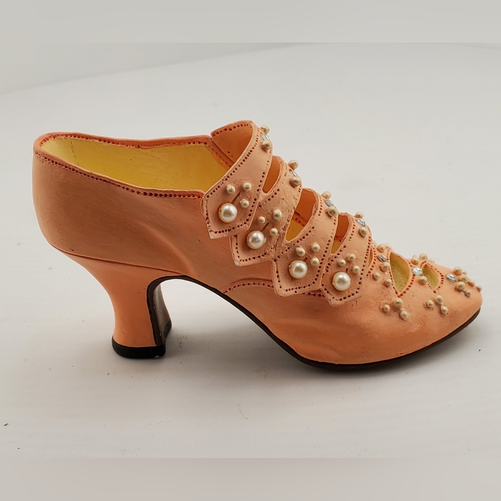 Just The Right Shoe Promenade Peach